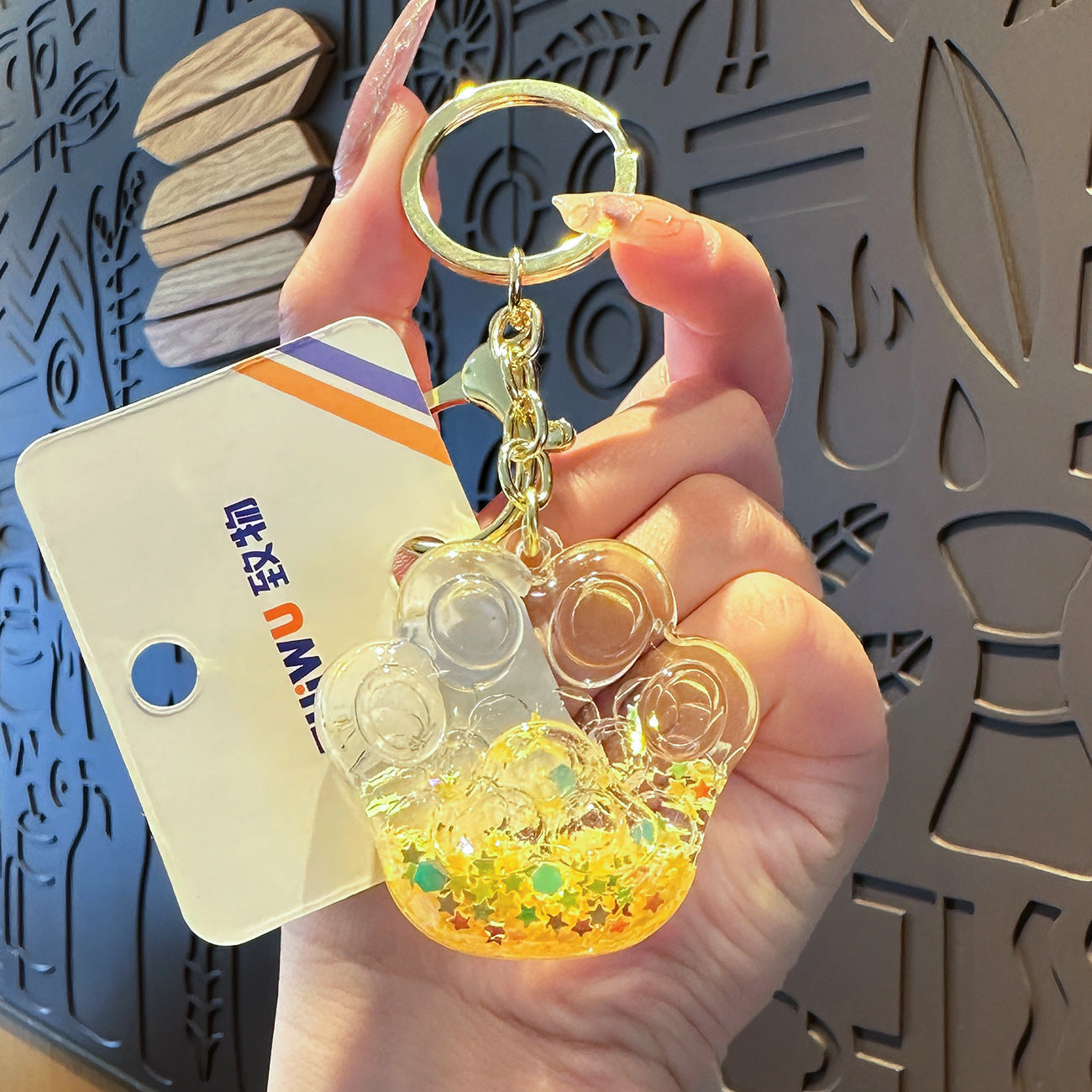 Wholesale Oil-infused Cat Claw Quicksand Acrylic Liquid Keychain